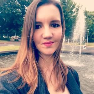 Meet your Posher, Holly